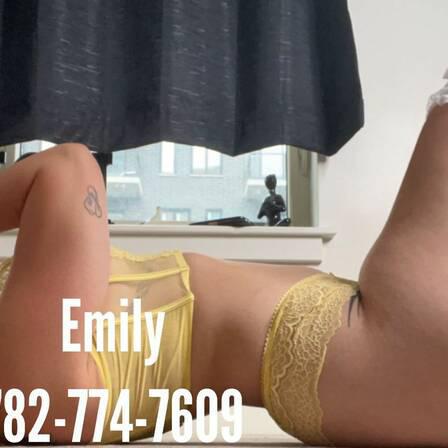Emily is Female Escorts. | Niagara | Ontario | Canada | canadapleasure.com 
