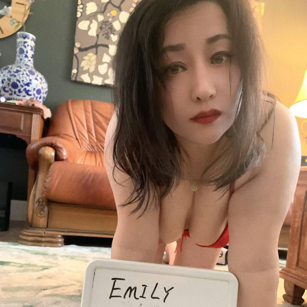 Emily is Female Escorts. | Montreal | Quebec | Canada | canadapleasure.com 