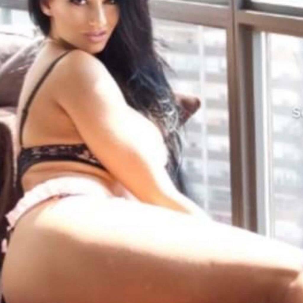 Laura is Female Escorts. | Hamilton | Ontario | Canada | canadapleasure.com 