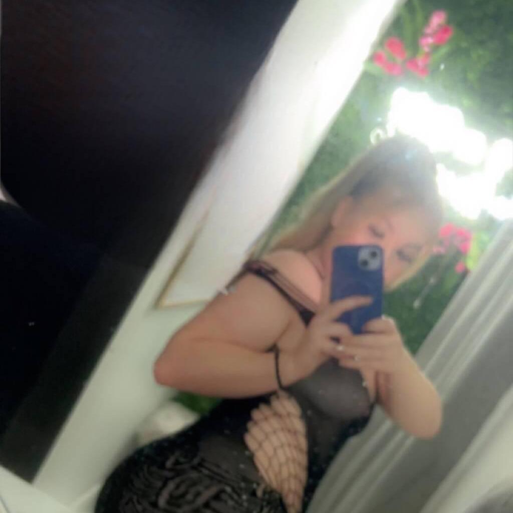 Alexia is Female Escorts. | Hamilton | Ontario | Canada | canadapleasure.com 