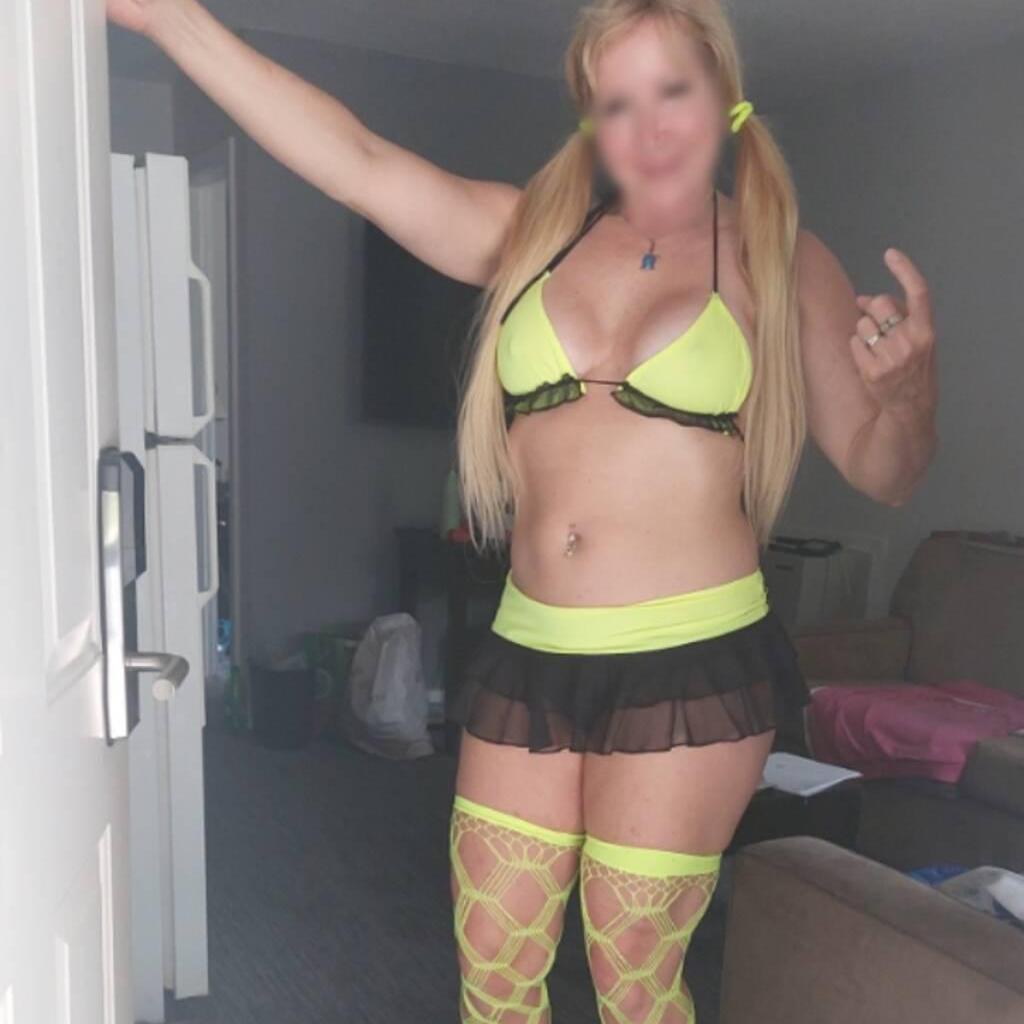 Sexy French Chantal is Female Escorts. | Barrie | Ontario | Canada | canadapleasure.com 