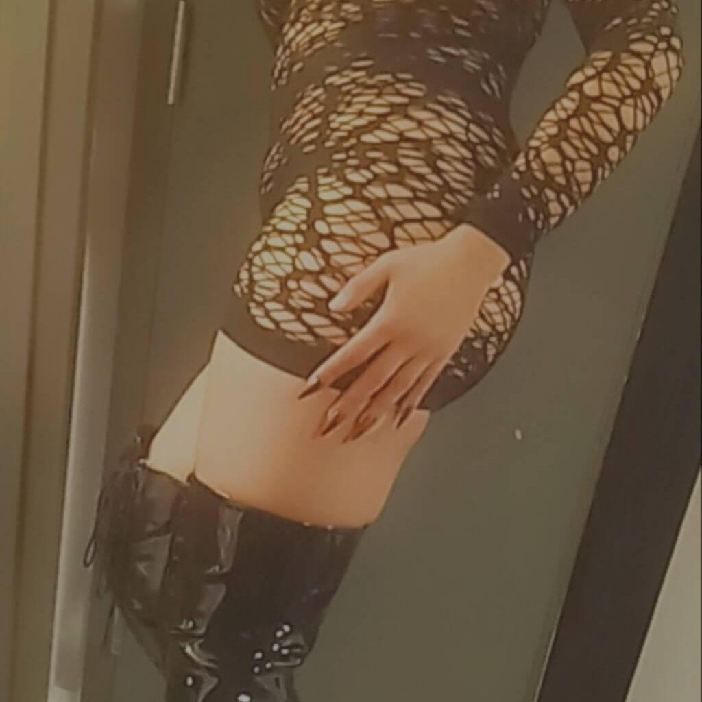 Caroline is Female Escorts. | Kitchener | Ontario | Canada | canadapleasure.com 