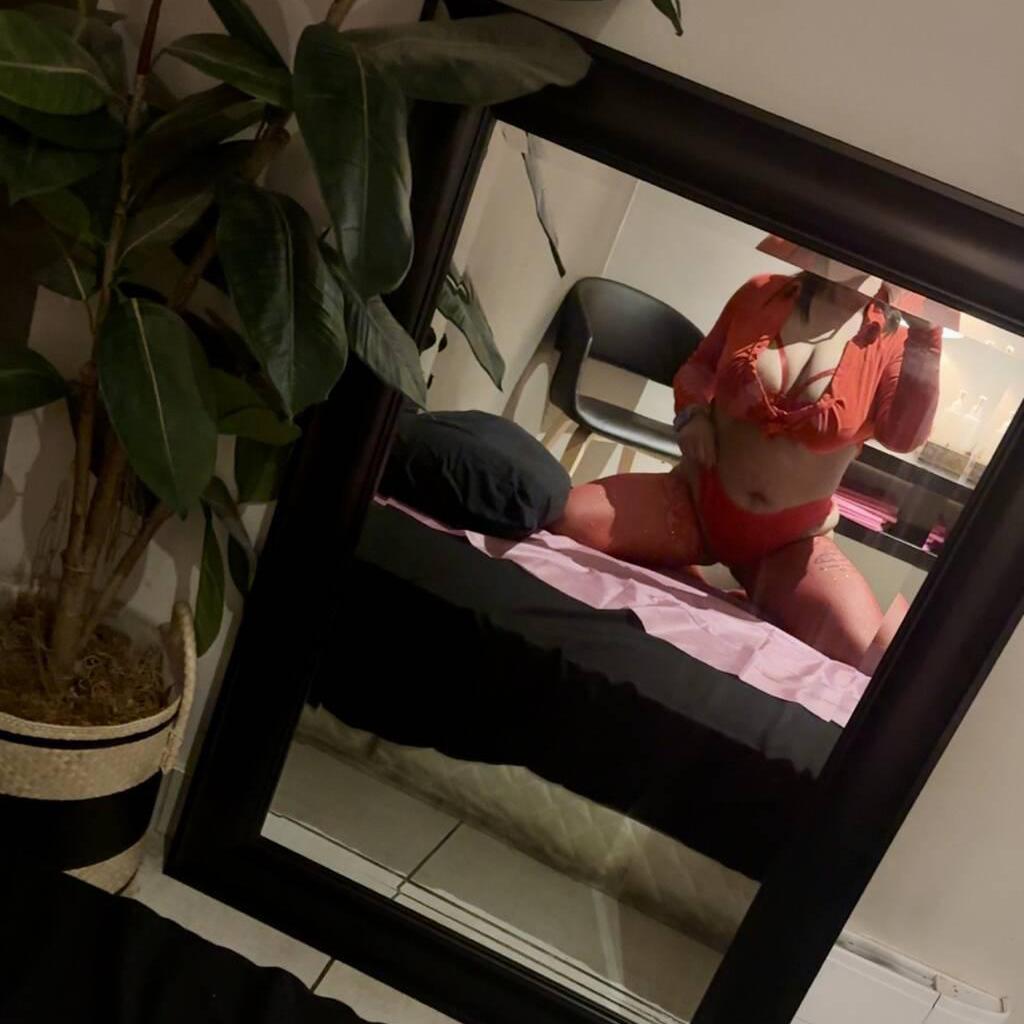 Miley is Female Escorts. | Quebec City | Quebec | Canada | canadapleasure.com 