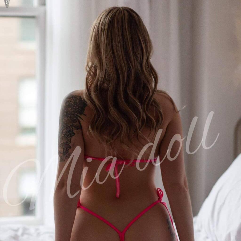 Mia is Female Escorts. | Winnipeg | Manitoba | Canada | canadapleasure.com 