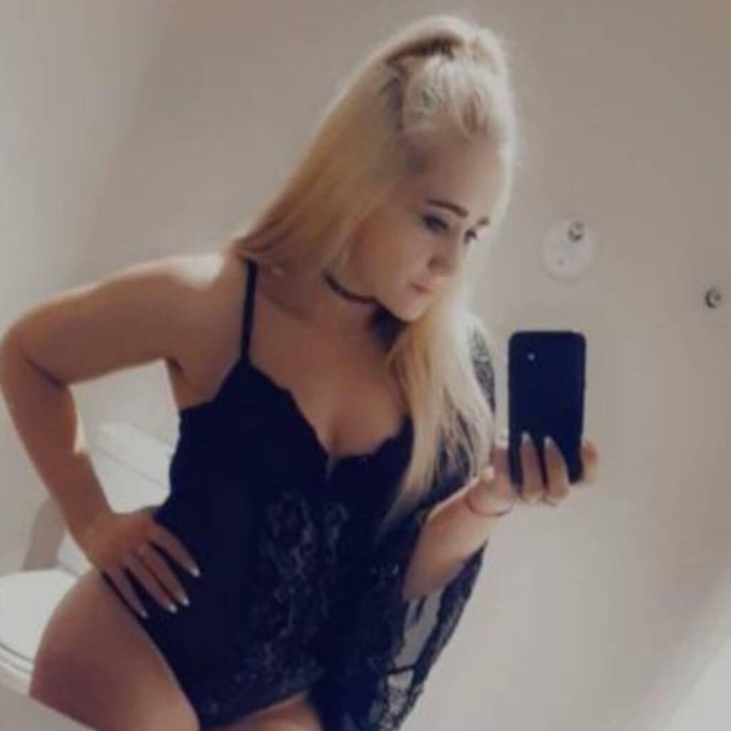 Sierra is Female Escorts. | Calgary | Alberta | Canada | canadapleasure.com 