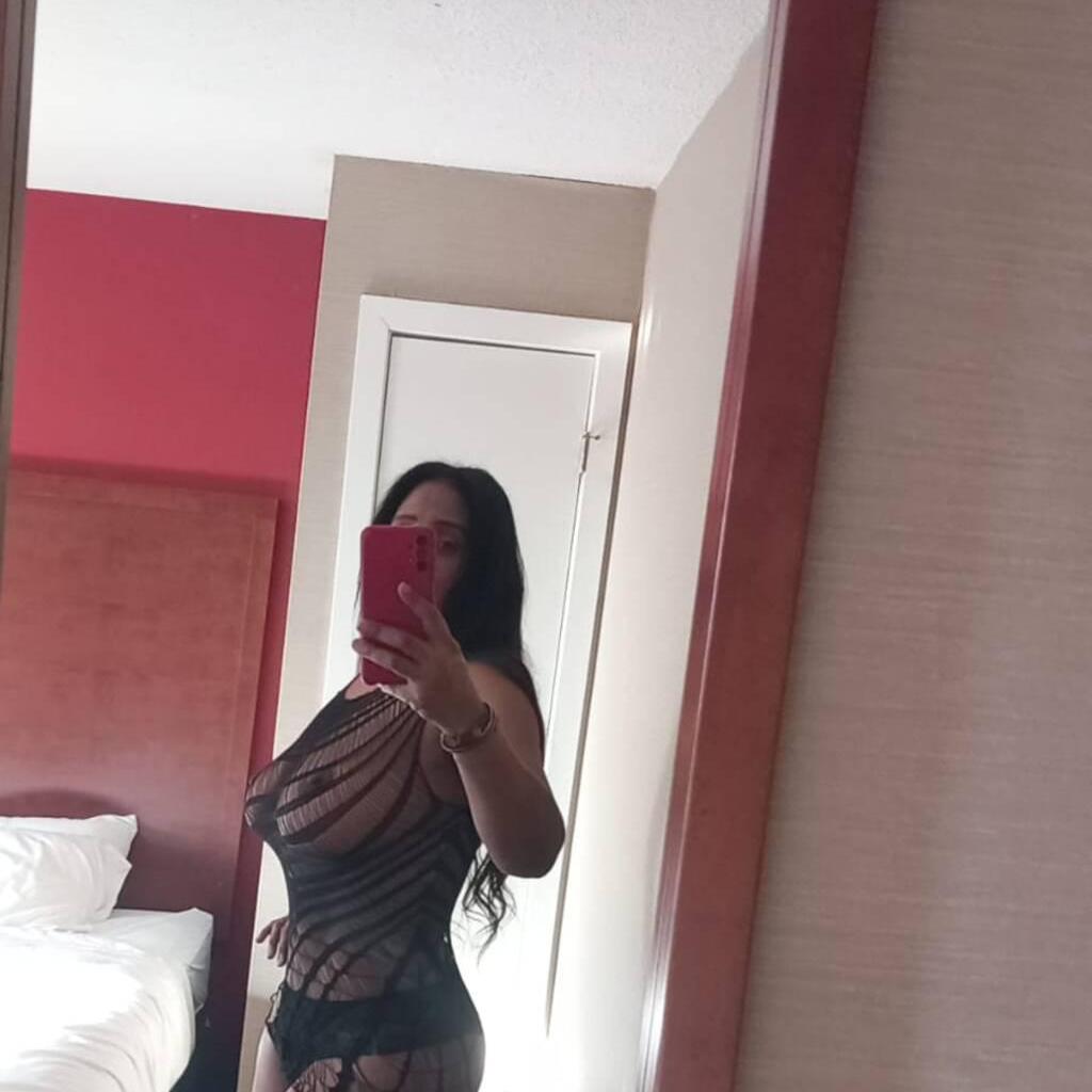 Lisa is Female Escorts. | Hamilton | Ontario | Canada | canadapleasure.com 