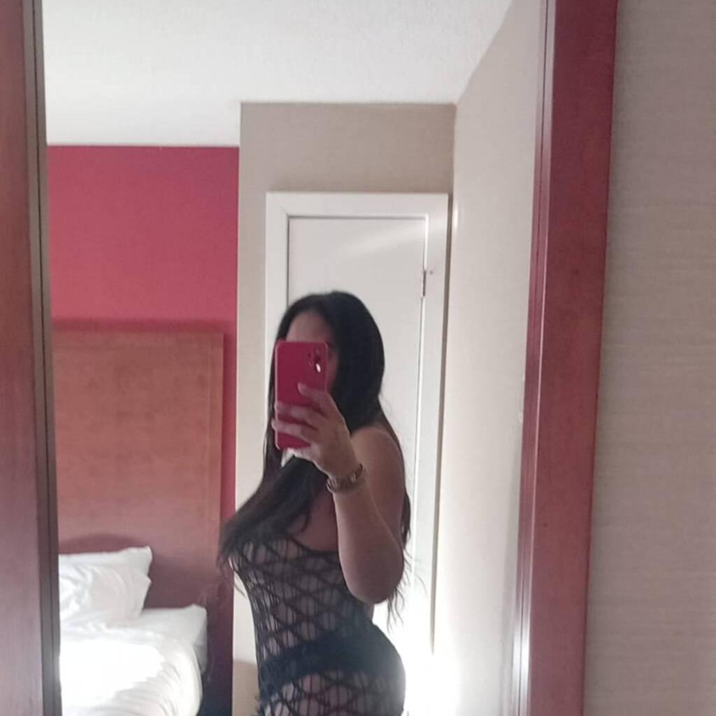 Lisa is Female Escorts. | Hamilton | Ontario | Canada | canadapleasure.com 