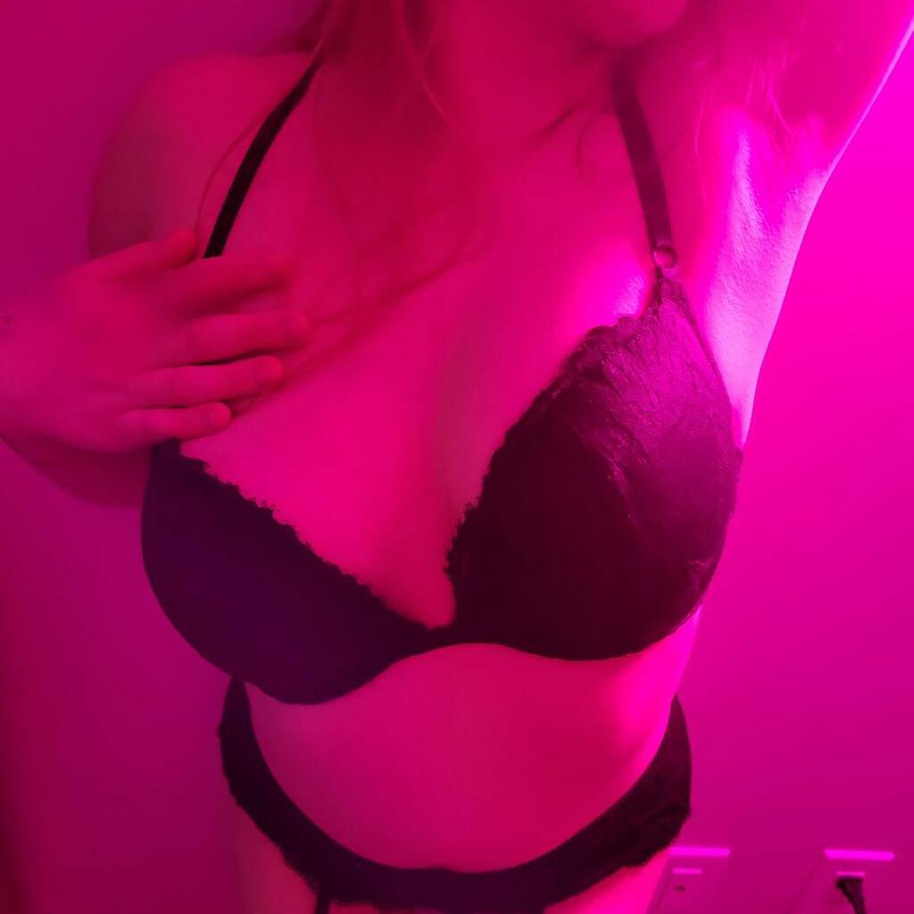 Emmie Bear is Female Escorts. | Nanaimo | British Columbia | Canada | canadapleasure.com 