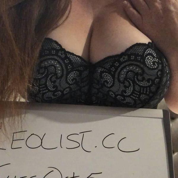 Molly is Female Escorts. | Hamilton | Ontario | Canada | canadapleasure.com 