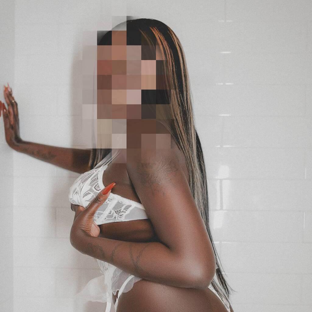 Royal Reign is Female Escorts. | Sarnia | Ontario | Canada | canadapleasure.com 