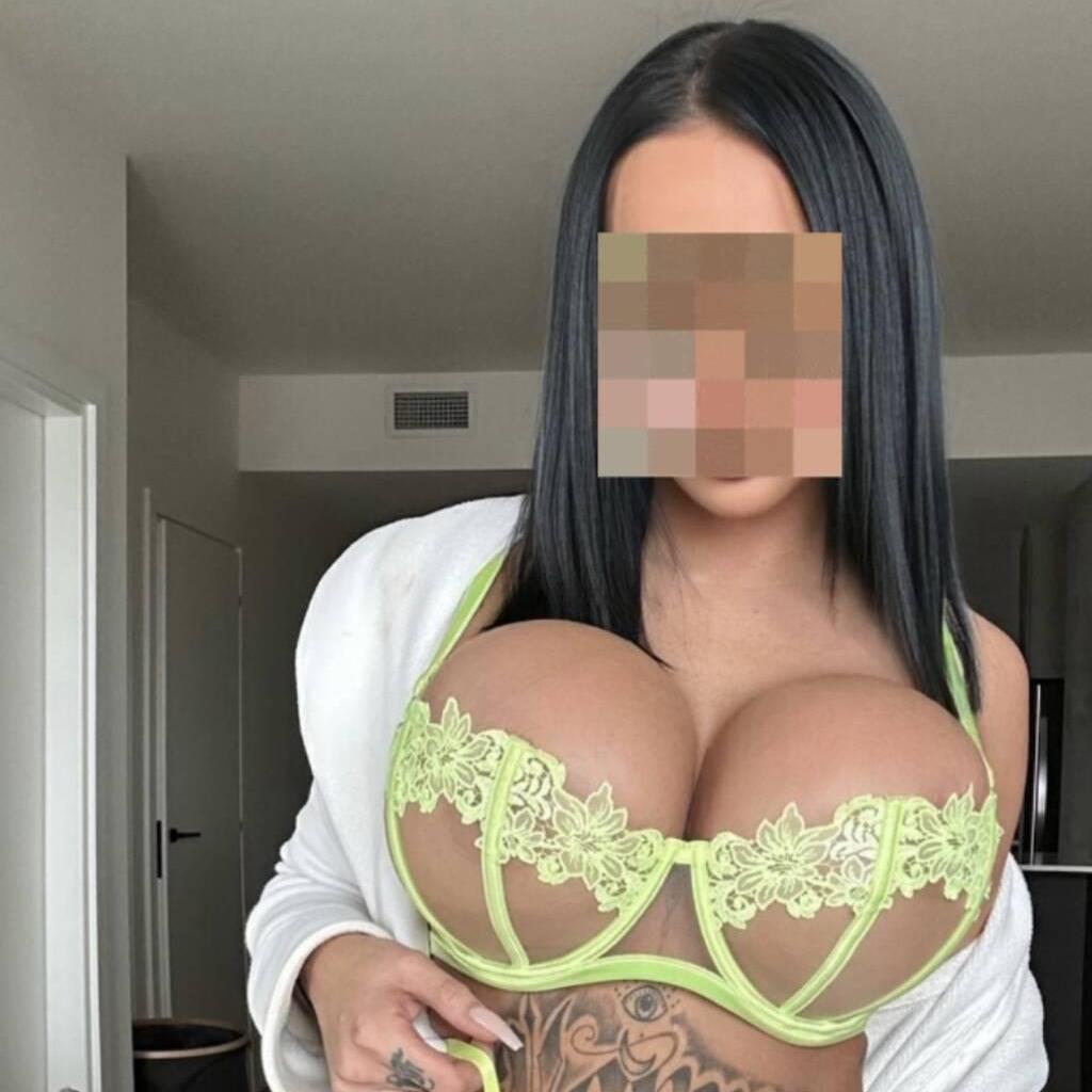 Chloé is Female Escorts. | Montreal | Quebec | Canada | canadapleasure.com 