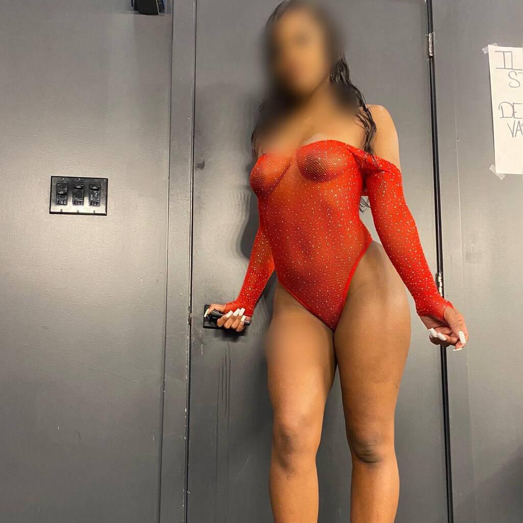 Brandy lyon is Female Escorts. | Trois Rivieres | Quebec | Canada | canadapleasure.com 