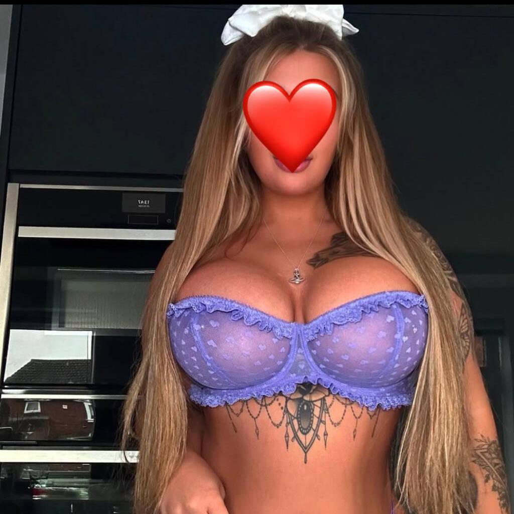 Cara is Female Escorts. | Edmonton | Alberta | Canada | canadapleasure.com 