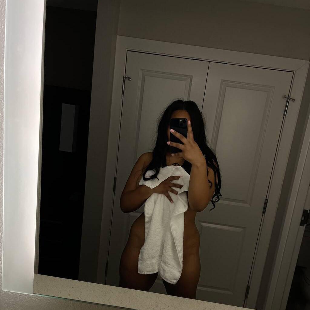 Yolenny is Female Escorts. | Hamilton | Ontario | Canada | canadapleasure.com 