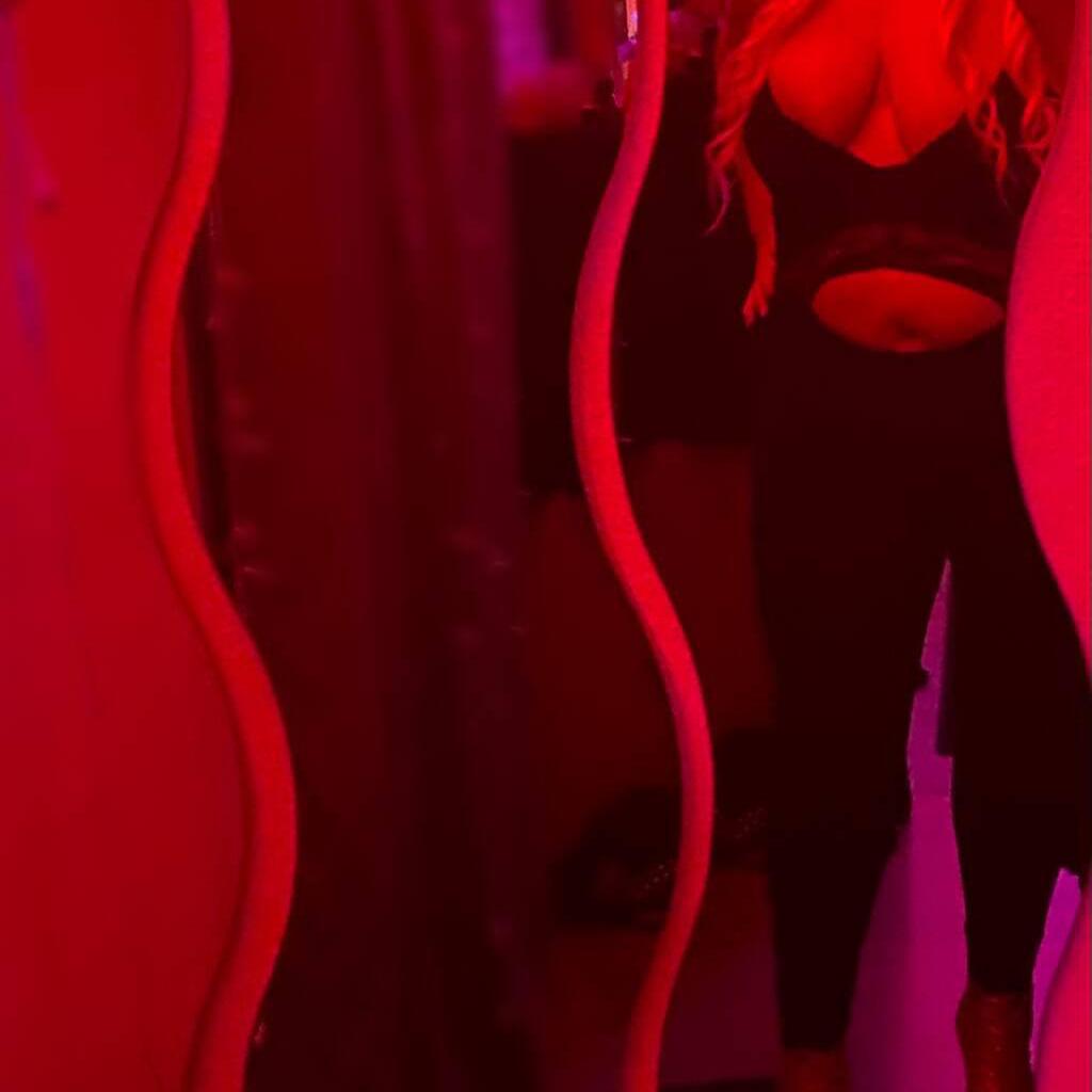 Charlotte is Female Escorts. | Sunshine Coast | British Columbia | Canada | canadapleasure.com 