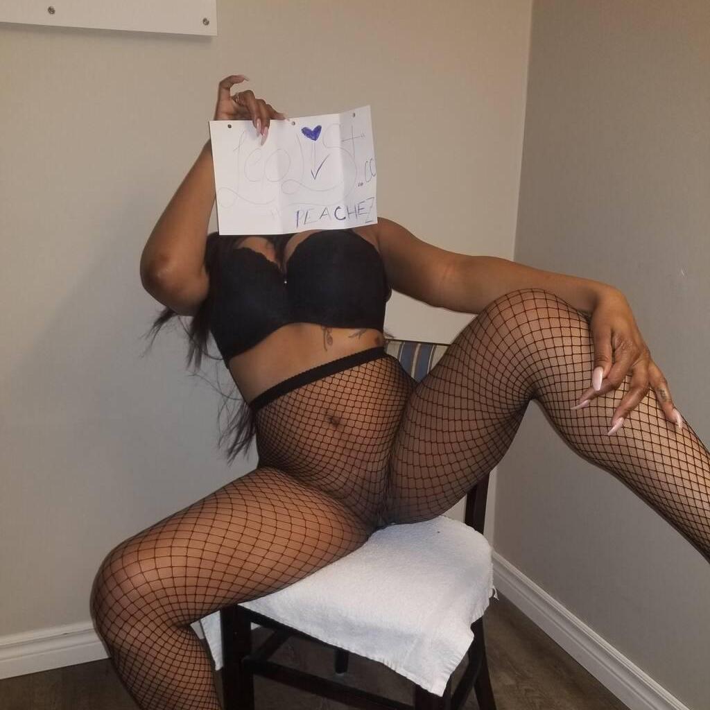 Peachez is Female Escorts. | Regina | Saskatchewan | Canada | canadapleasure.com 