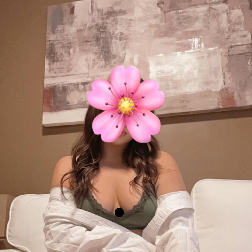 LEAH is Female Escorts. | belleville | Ontario | Canada | canadapleasure.com 