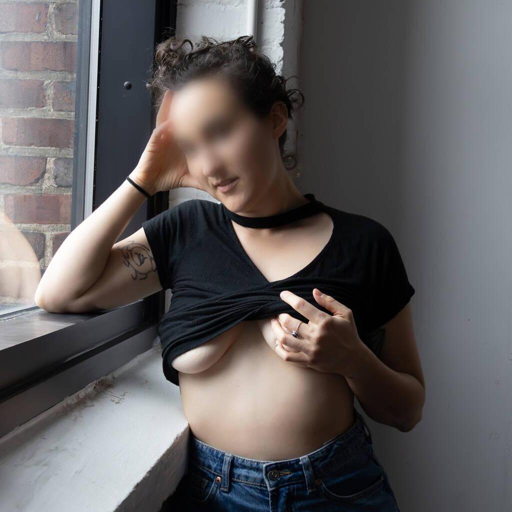 Chloe Coeur is Female Escorts. | Quebec City | Quebec | Canada | canadapleasure.com 