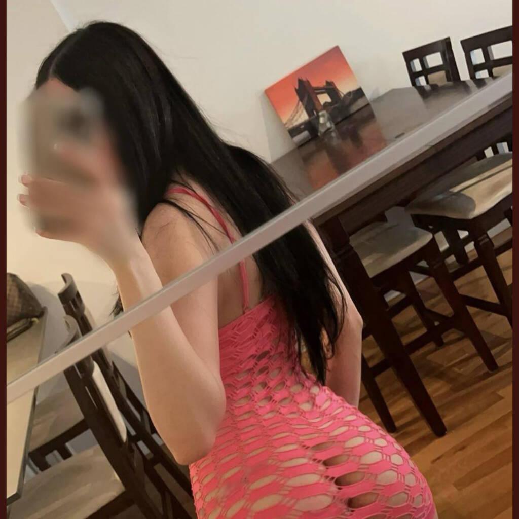 Mia is Female Escorts. | windsor | Ontario | Canada | canadapleasure.com 