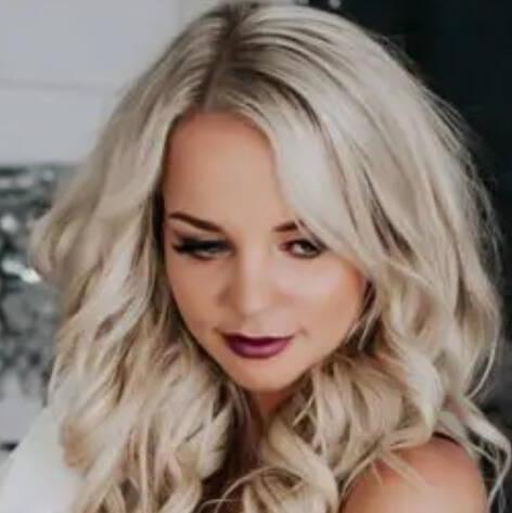 
                        Molly
                     is Female Escorts. | Red Deer | Alberta | Canada | canadapleasure.com 