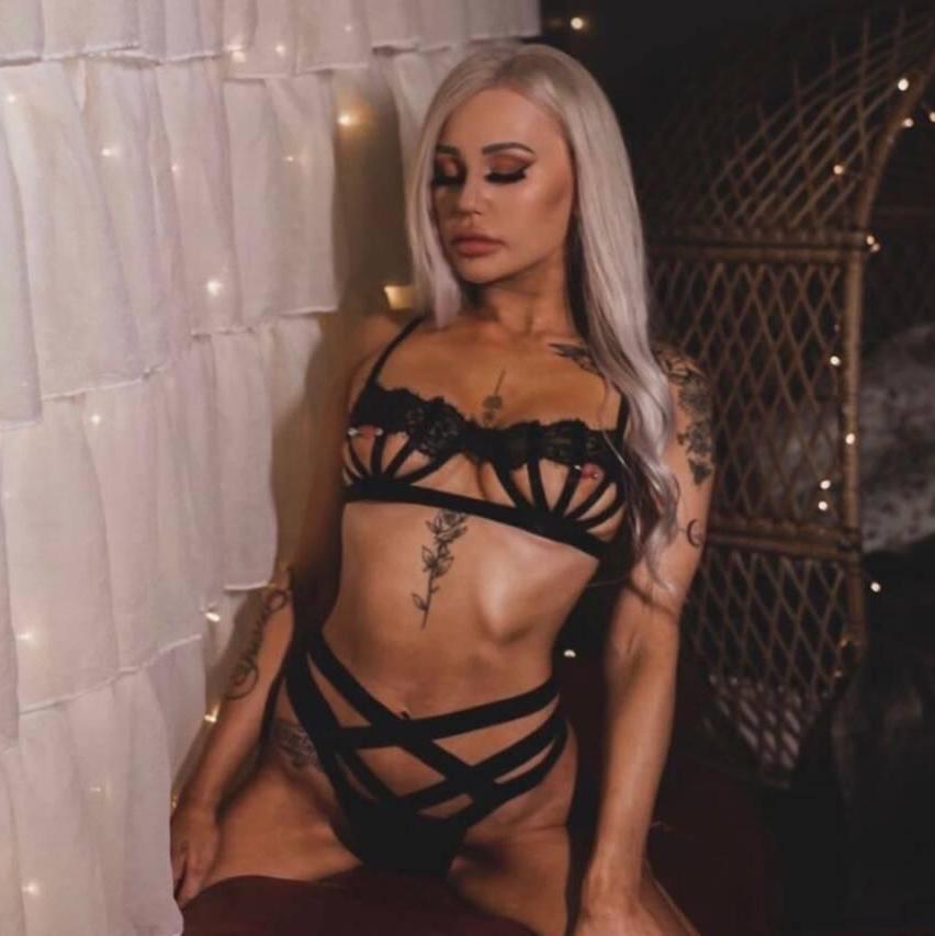 
                        Paris Paige
                     is Female Escorts. | Lethbridge | Alberta | Canada | canadapleasure.com 