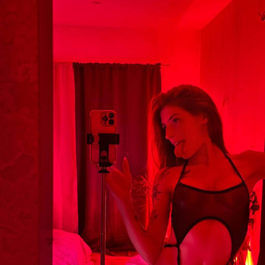 
                        Emma
                     is Female Escorts. | Prince Albert | Saskatchewan | Canada | canadapleasure.com 