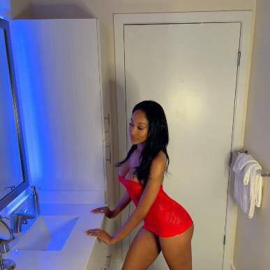 
                        Rossie
                     is Female Escorts. | Barrie | Ontario | Canada | canadapleasure.com 