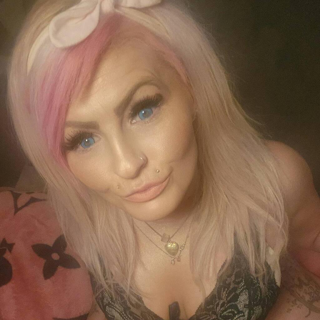 
                        Danni G
                     is Female Escorts. | Red Deer | Alberta | Canada | canadapleasure.com 