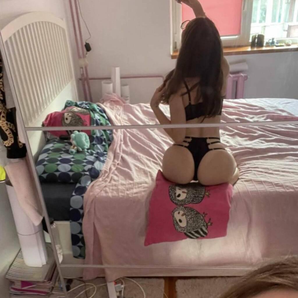
                        Flora
                     is Female Escorts. | Cariboo | British Columbia | Canada | canadapleasure.com 