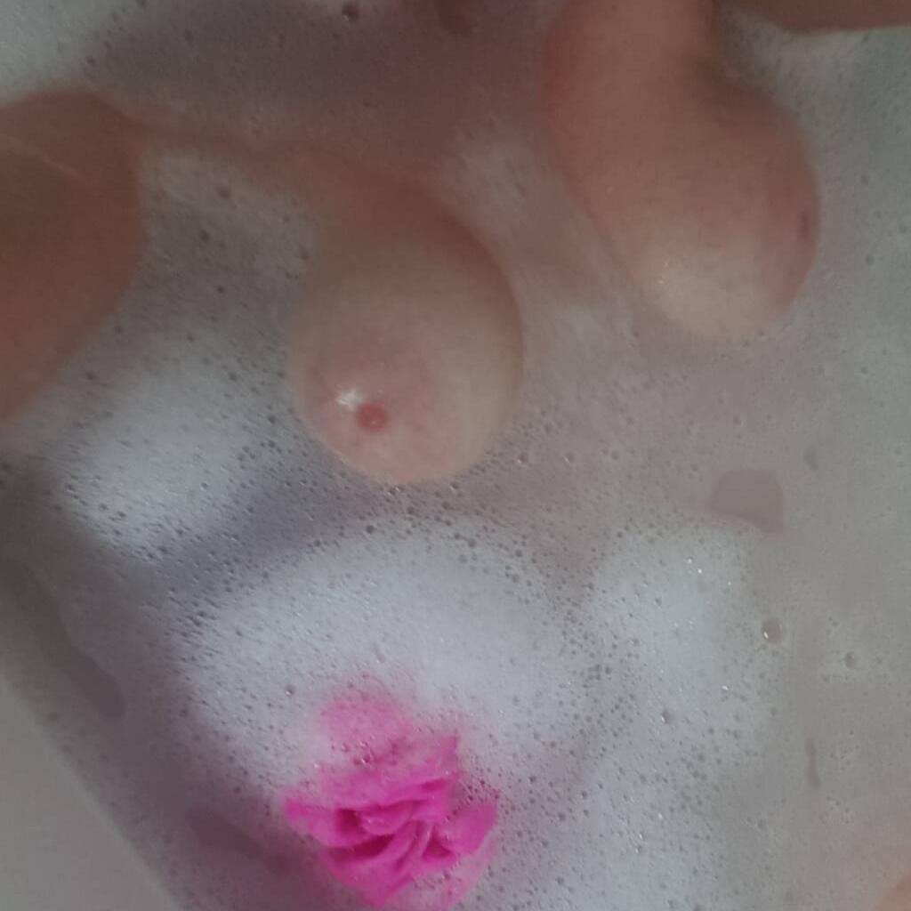 
                        Lacy Rose
                     is Female Escorts. | windsor | Ontario | Canada | canadapleasure.com 