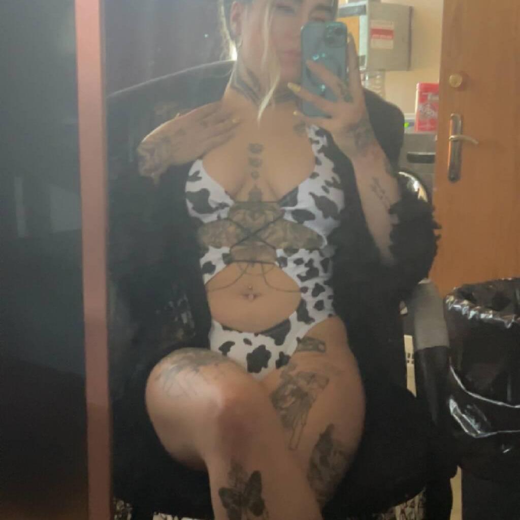 
                        Naomi
                     is Female Escorts. | Lethbridge | Alberta | Canada | canadapleasure.com 