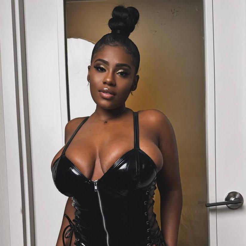 
                        Cinnamon
                     is Female Escorts. | belleville | Ontario | Canada | canadapleasure.com 