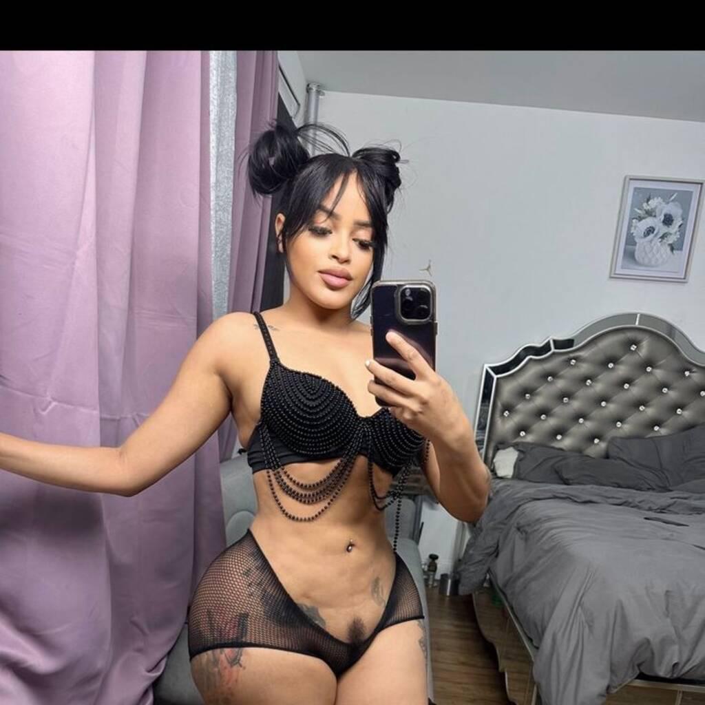
                        Auri
                     is Female Escorts. | St. John | New Brunswick | Canada | canadapleasure.com 