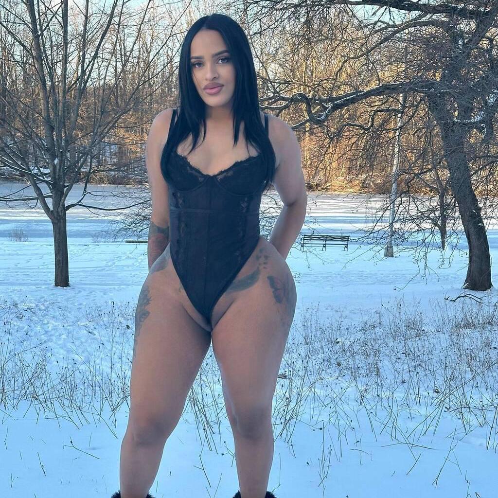 
                        Auri
                     is Female Escorts. | St. John | New Brunswick | Canada | canadapleasure.com 