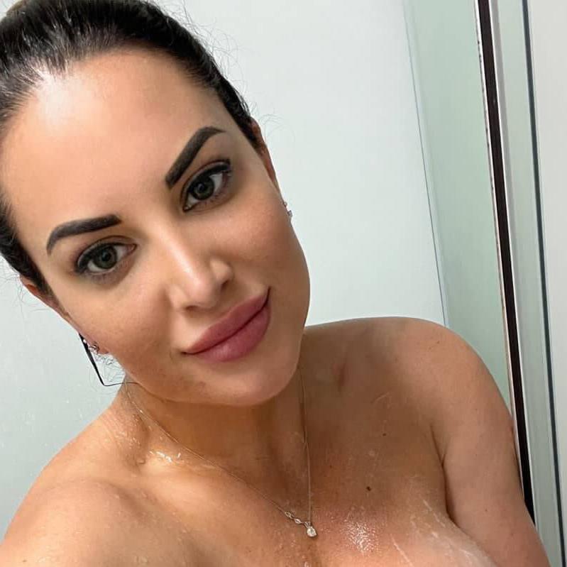 
                        Julie
                     is Female Escorts. | Saguenay | Quebec | Canada | canadapleasure.com 