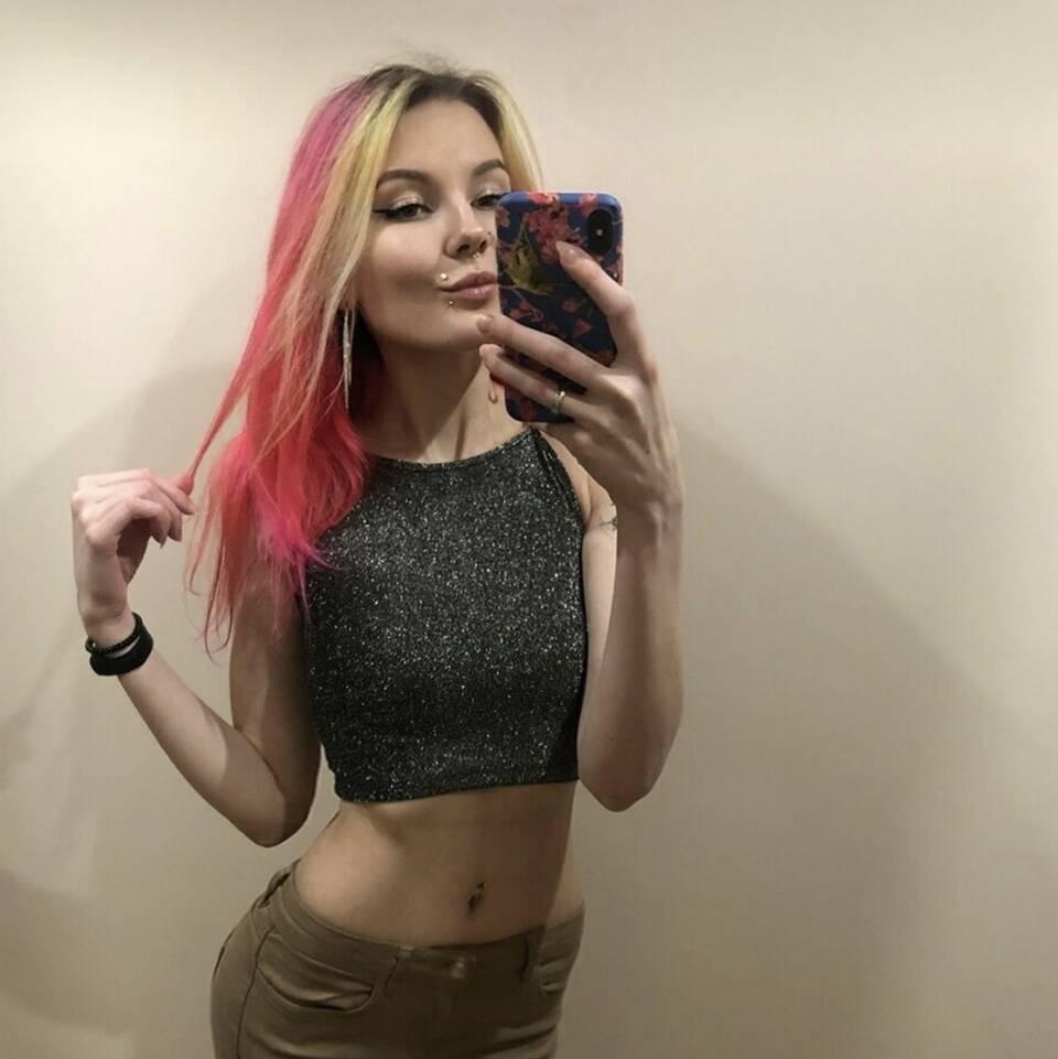
                        Barbie
                     is Female Escorts. | Grande Prairie | Alberta | Canada | canadapleasure.com 