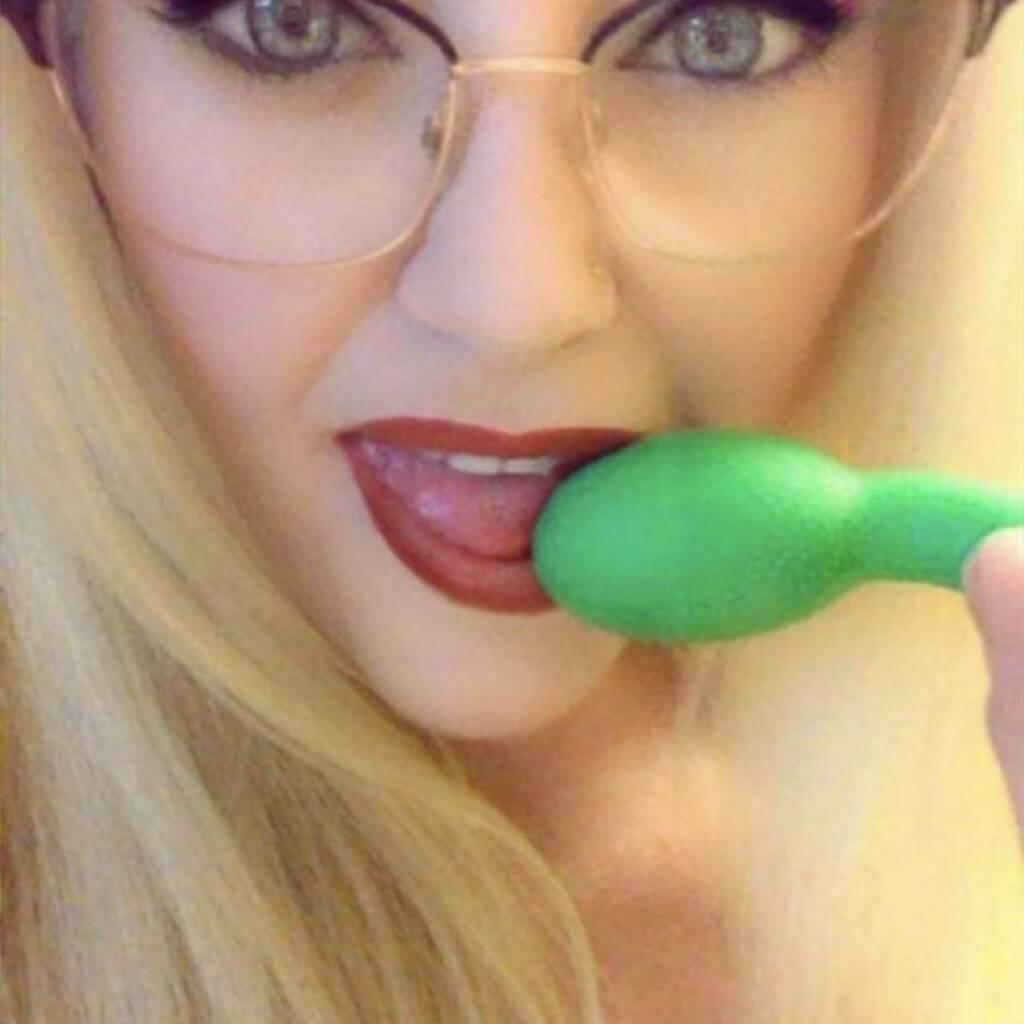 
                        Kimberly
                     is Female Escorts. | Barrie | Ontario | Canada | canadapleasure.com 