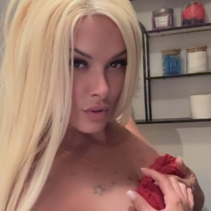 
                        Erika
                     is Female Escorts. | Sherbrooke | Quebec | Canada | canadapleasure.com 