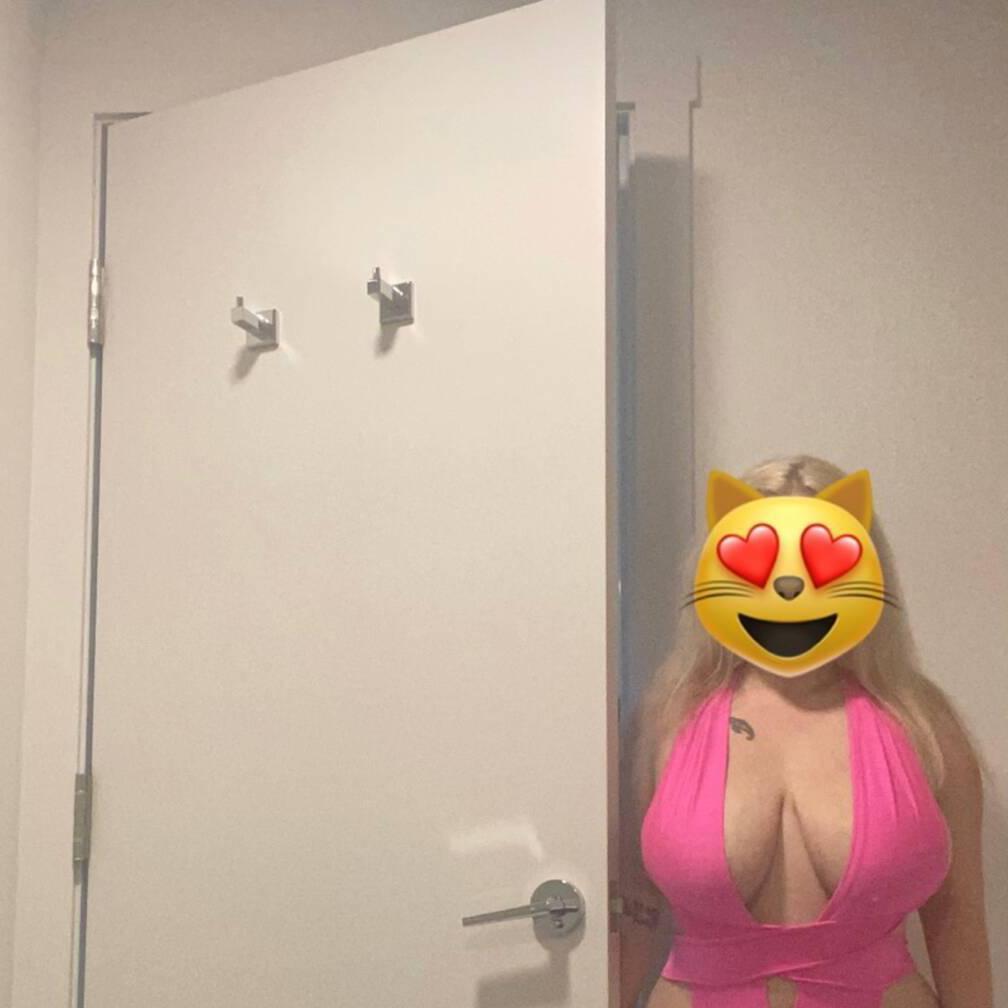 
                        Bella
                     is Female Escorts. | Quebec City | Quebec | Canada | canadapleasure.com 