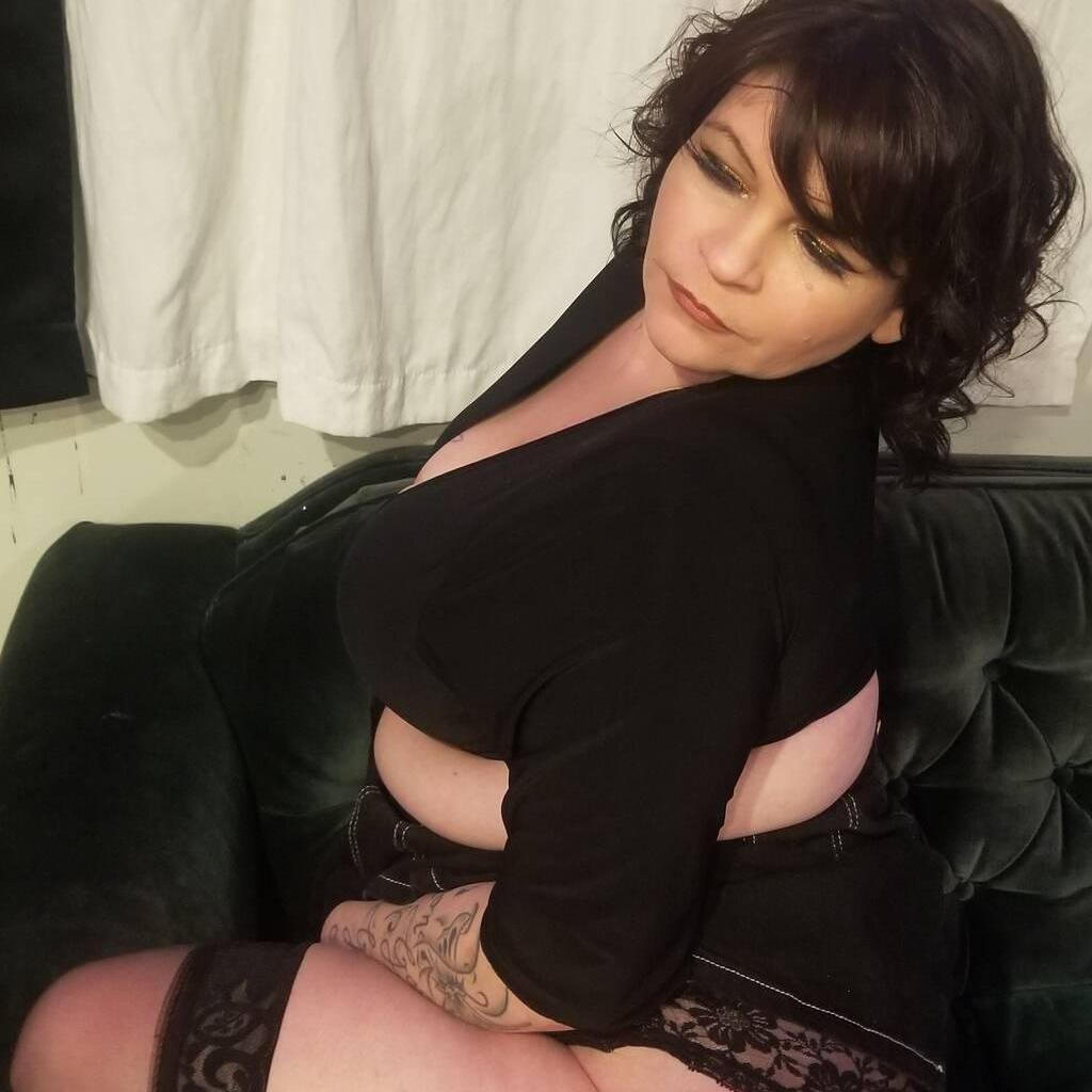 
                        Leona
                     is Female Escorts. | Calgary | Alberta | Canada | canadapleasure.com 