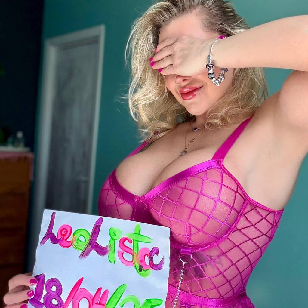 
                        Mia May; Formerly Monroe
                     is Female Escorts. | Moncton | New Brunswick | Canada | canadapleasure.com 