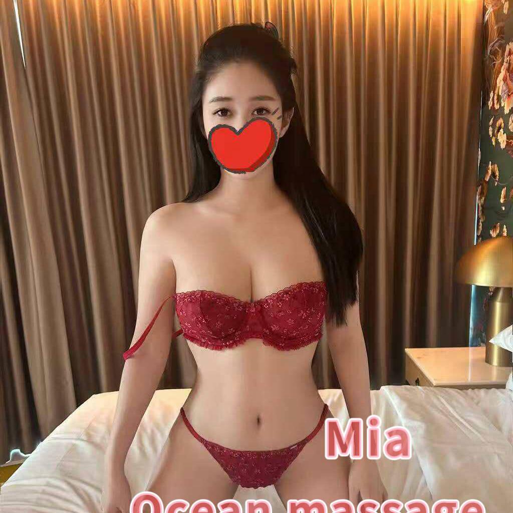 
                        Lucky
                     is Female Escorts. | Regina | Saskatchewan | Canada | canadapleasure.com 
