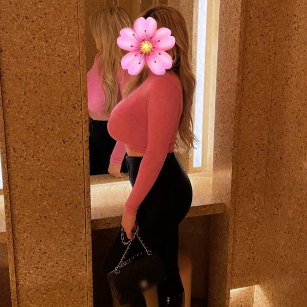 
                        Sarah
                     is Female Escorts. | Quebec City | Quebec | Canada | canadapleasure.com 