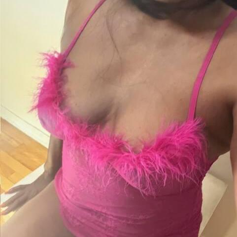 
                        Krystal
                     is Female Escorts. | Montreal | Quebec | Canada | canadapleasure.com 