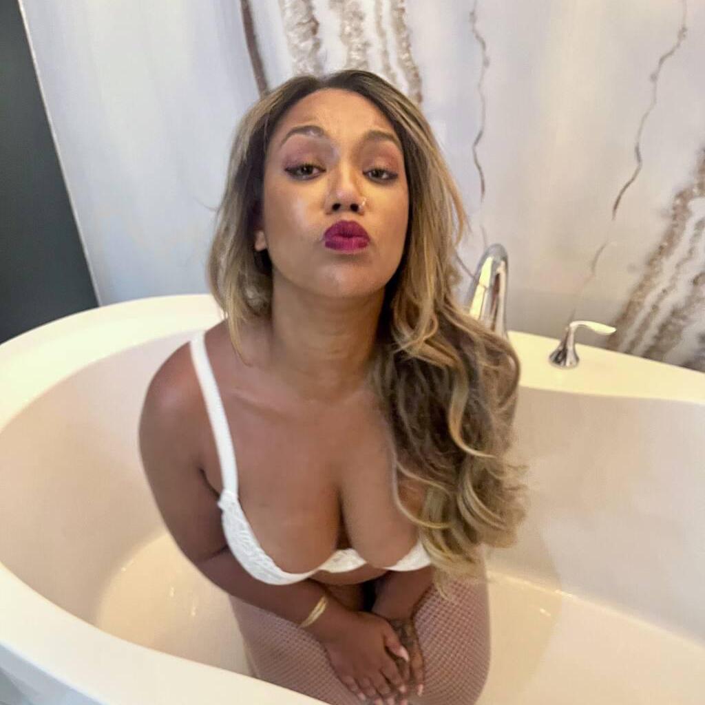 
                        Carmella
                     is Female Escorts. | Chatham | Ontario | Canada | canadapleasure.com 