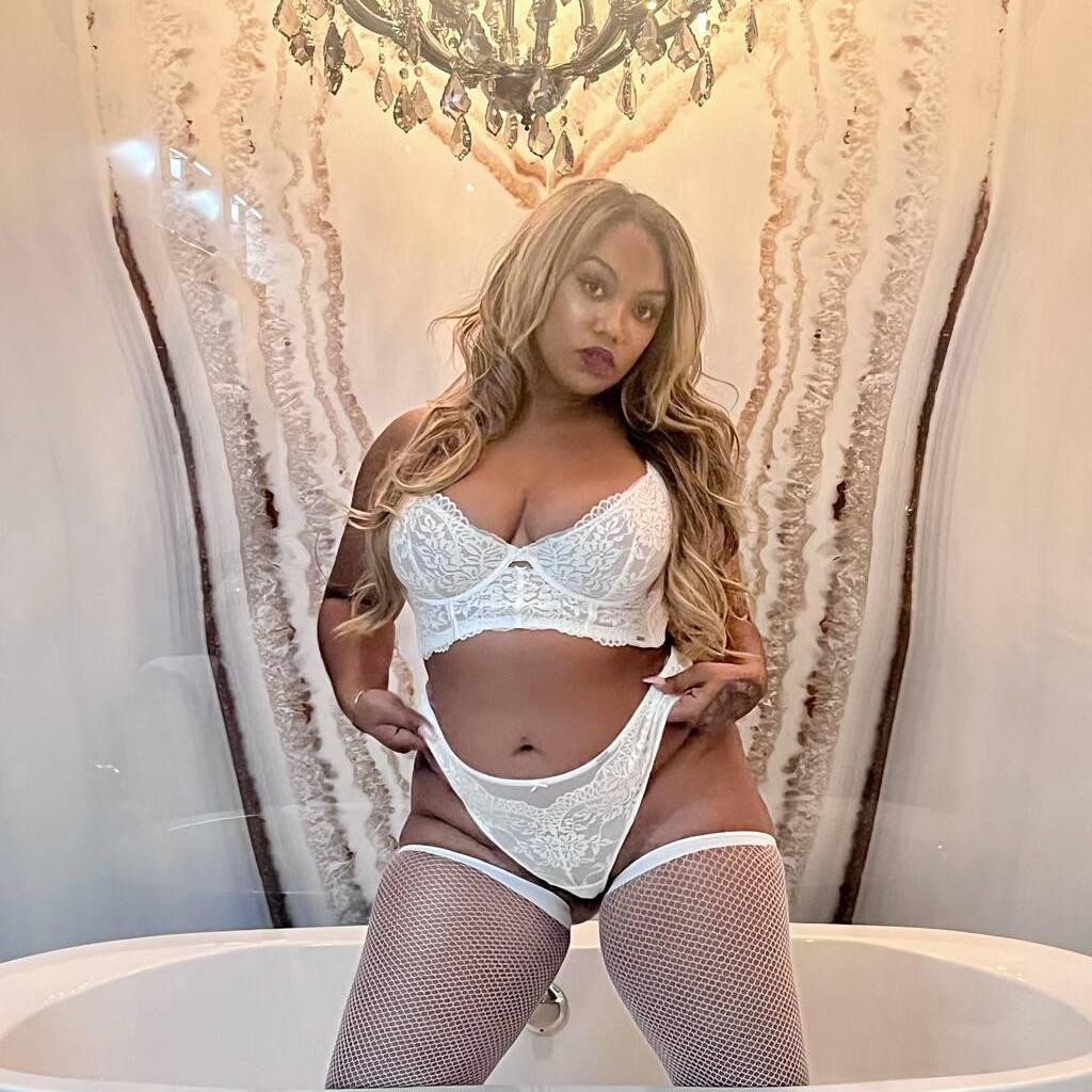 
                        Carmella
                     is Female Escorts. | Chatham | Ontario | Canada | canadapleasure.com 