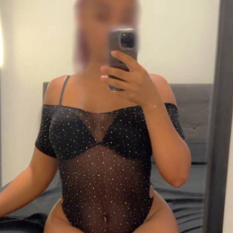 
                        Leah
                     is Female Escorts. | Owen Sound | Ontario | Canada | canadapleasure.com 