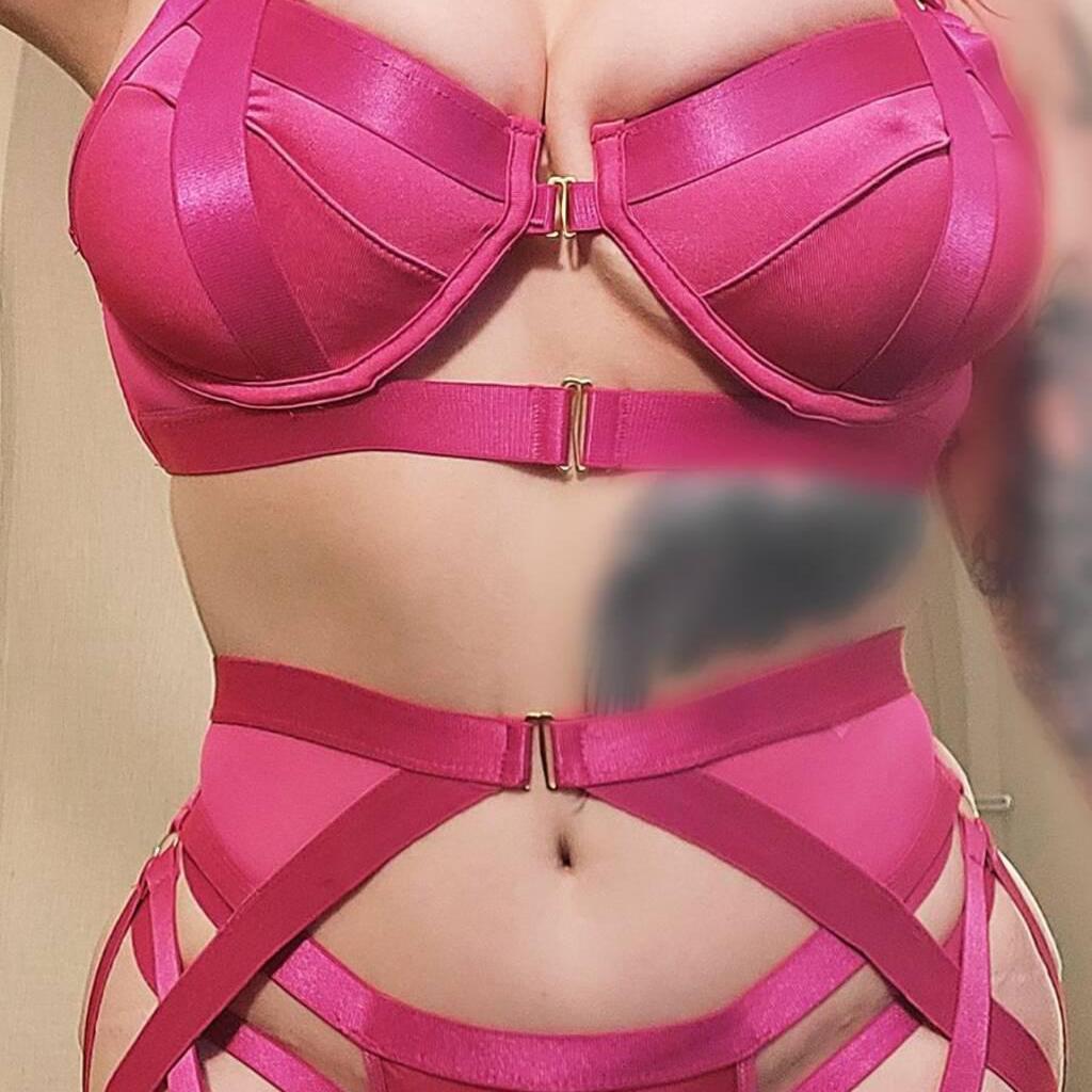 
                        Chloee Rose
                     is Female Escorts. | Kingston | Ontario | Canada | canadapleasure.com 