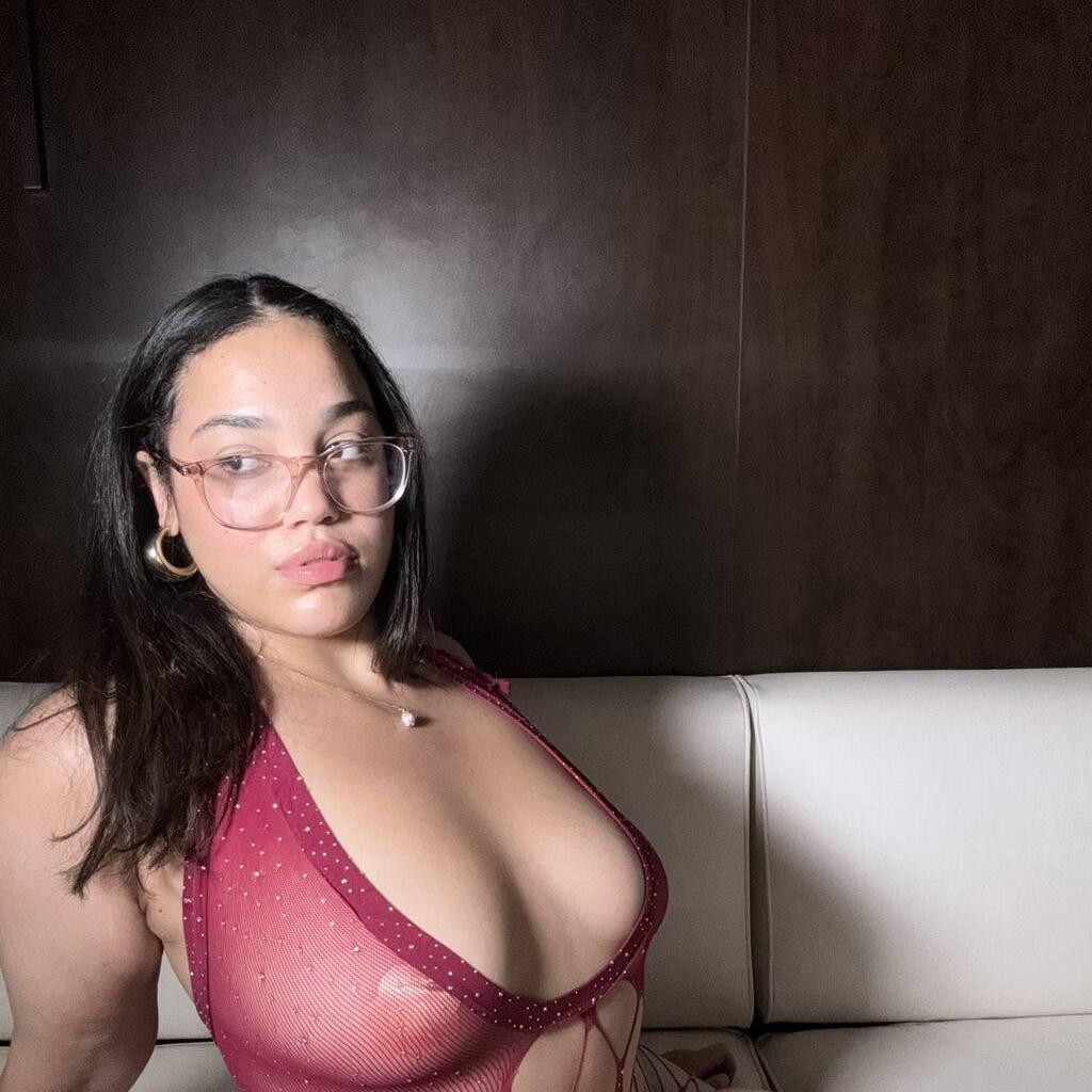 
                        Sarah
                     is Female Escorts. | St. Albert | Alberta | Canada | canadapleasure.com 