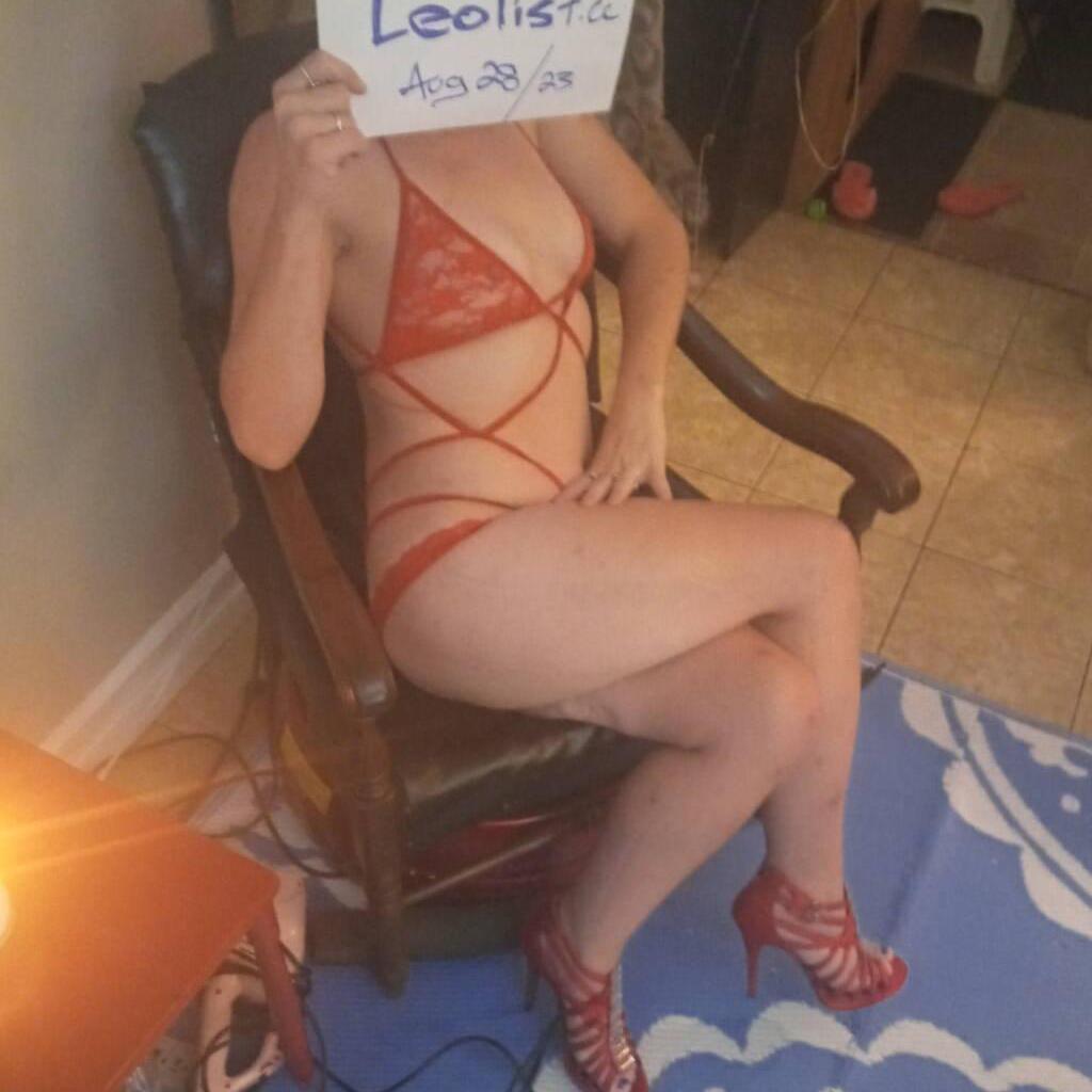 
                        Mackenzie
                     is Female Escorts. | Moncton | New Brunswick | Canada | canadapleasure.com 